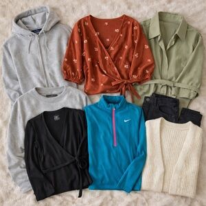 Size XS- S Women’s Clothing Bundle 8 Piece Lot Hoodie Sweaters Nike Top Jeans
